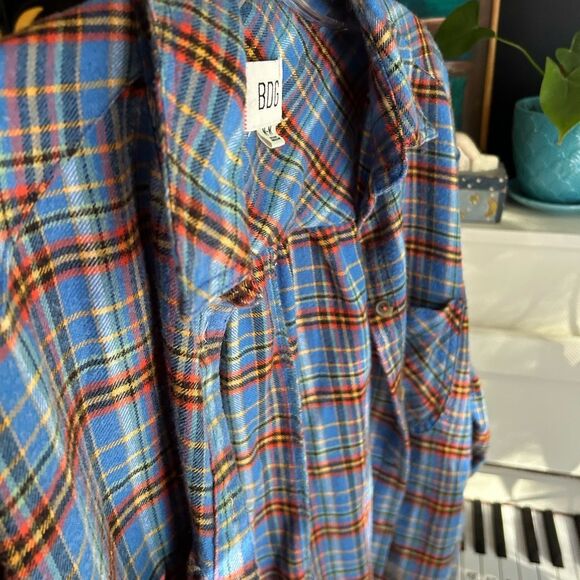 594-BDG Blue and Red Plaid Blouse - Picture 14 of 15